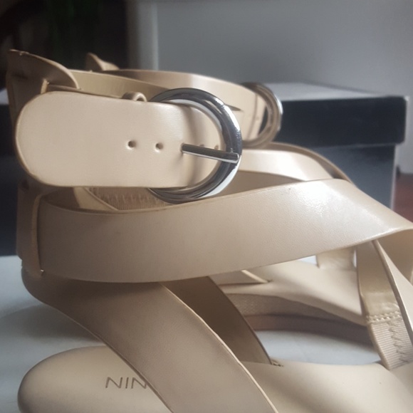 Nine West mini wedge sandals - Picture 2 of 4